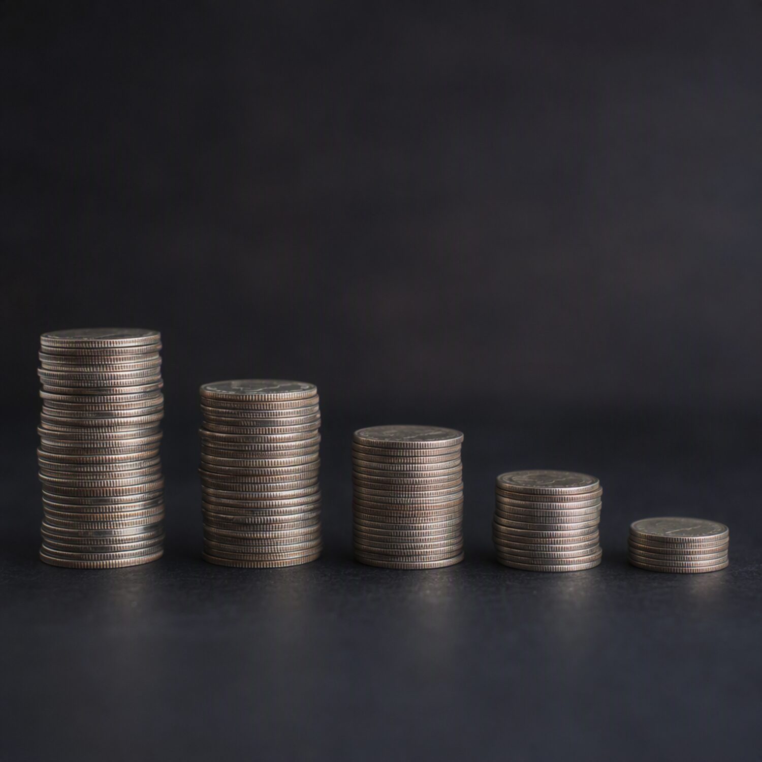 Stacked coins of decreasing height